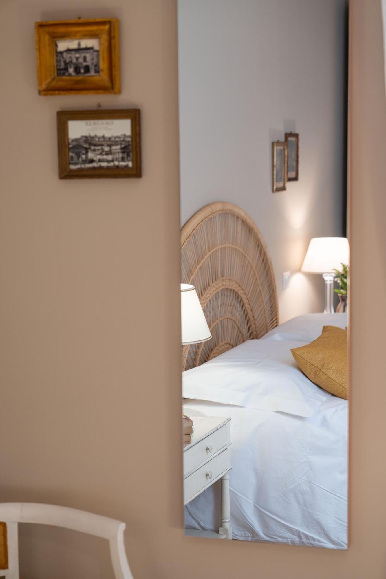 La Farfalla Blu - Boutique Apartment Bergamo Eksteriør bilde